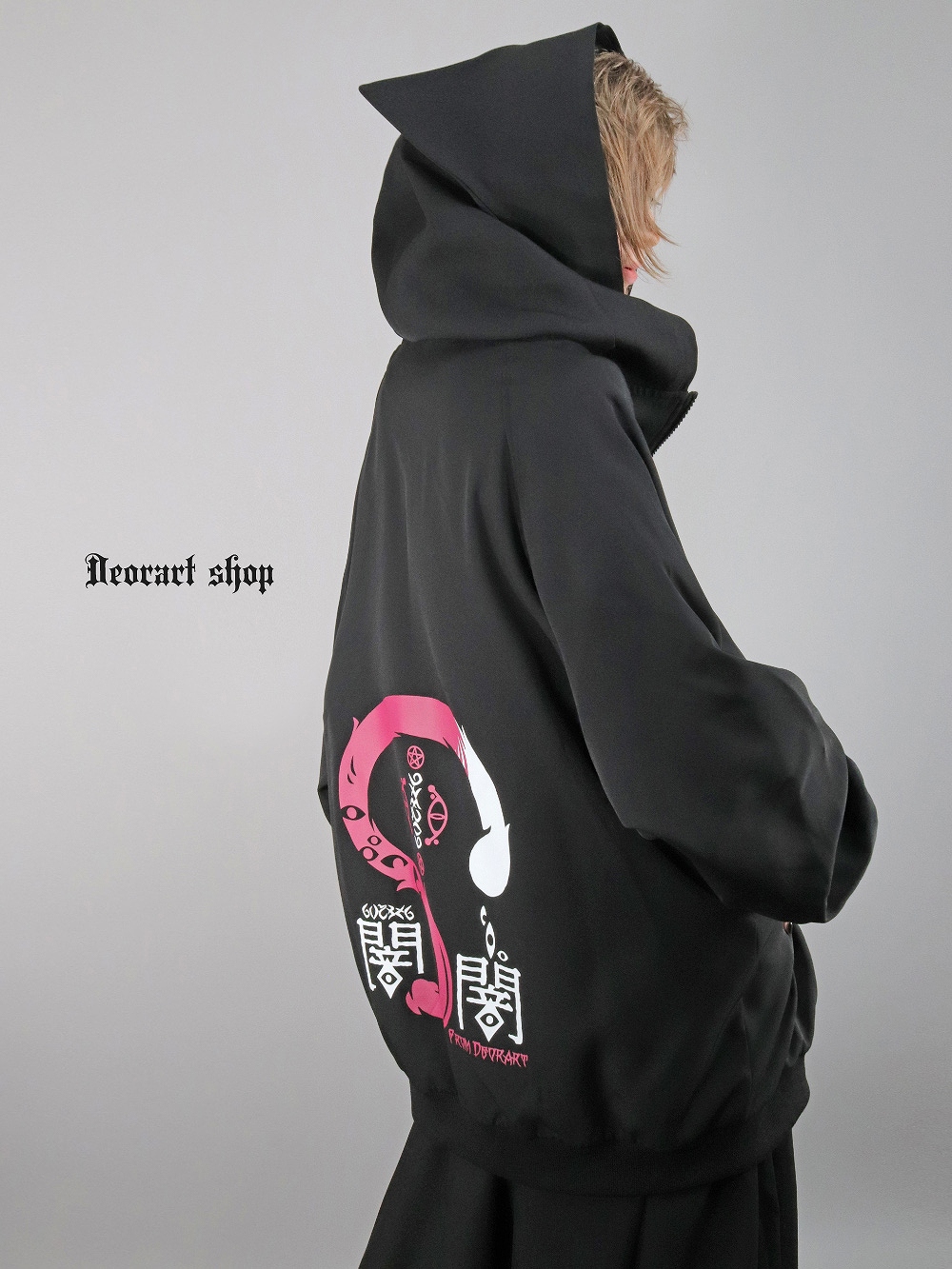 Deorart,ディオラート,地雷系,猫耳,ネコミミ,ケモミミ,パーカー,尻尾,猫柄,サイバー,サイバーパンク,妖怪,和装,ホラー,着物,振袖,闇,漢字,原宿系,ジャージ,V系,emo,punk,rock,harajyuku,メンズ,レディース,オーバーサイズ,大きいサイズ,ゴシック,モード,ファッション,服,通販