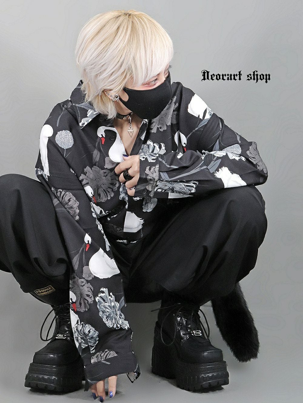 BY7090 ルーズシルエット・ダークカラー スワン柄 総柄 シャツ[swan