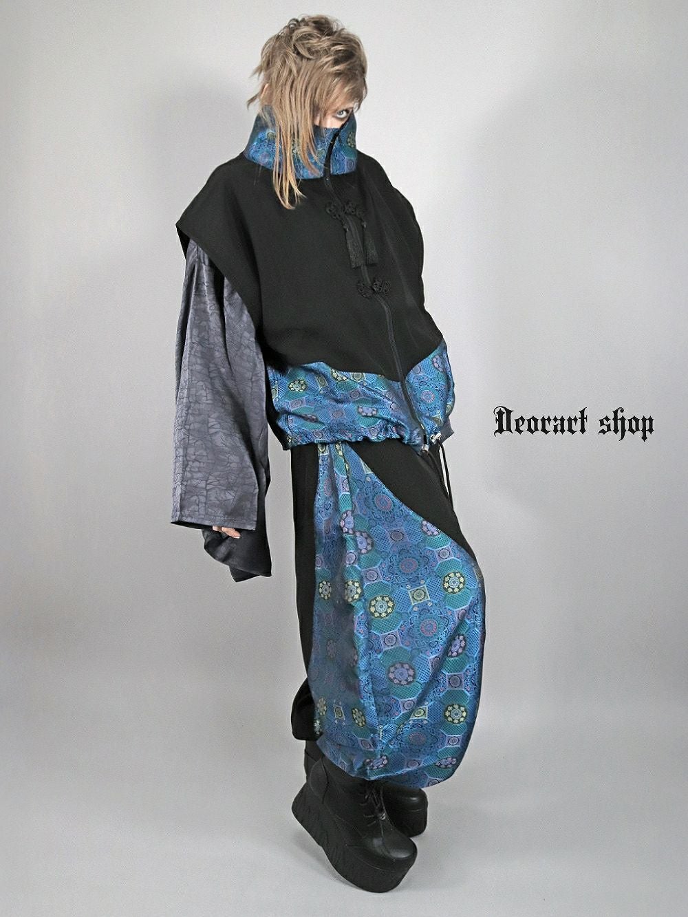 Deorart,ディオラート,V系,地雷系,中華柄,ハイネック,スタンドネック,ベスト,チャイナボタン,新中式,中華マフィア,チャイニーズマフィア,コーデ,ホスト,コンカフェ,ライブ,ファッション,ダンス衣装,メンズ,レディス,男装
