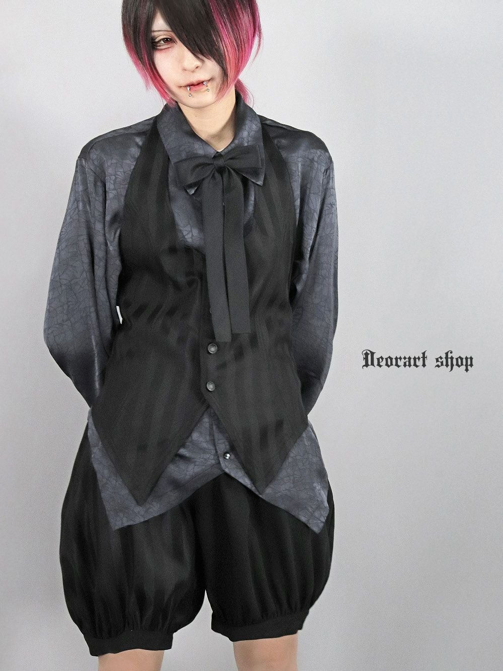 Deorart,ディオラート,V系,ストライプ,ホラー,地雷系,執事風ギャルソン,マント,ベスト,ジレ,中世,王子,セットアップ,V系,ヴィジュアル系,コーデ,ホスト,コンカフェ,ライブ,ファッション,ダンス衣装,メンズ,レディス,男装