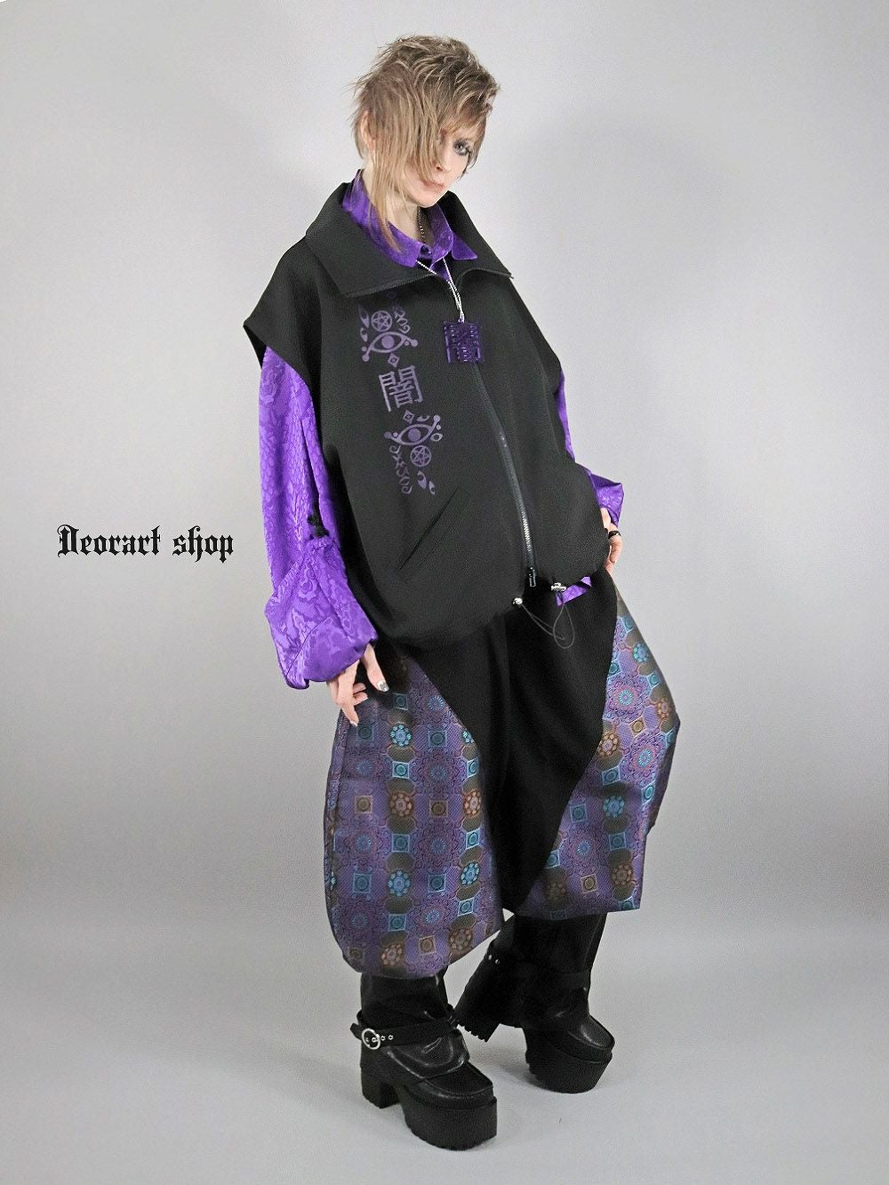 Deorart,ディオラート,地雷系,猫耳,ネコ,猫柄,サイバー,サイバーパンク,妖怪,和装,ホラー,着物,振袖,闇,漢字,原宿系,ジャージ,V系,emo,punk,rock,harajyuku,メンズ,レディース,オーバーサイズ,大きいサイズ,ゴシック,モード,ファッション,服,通販