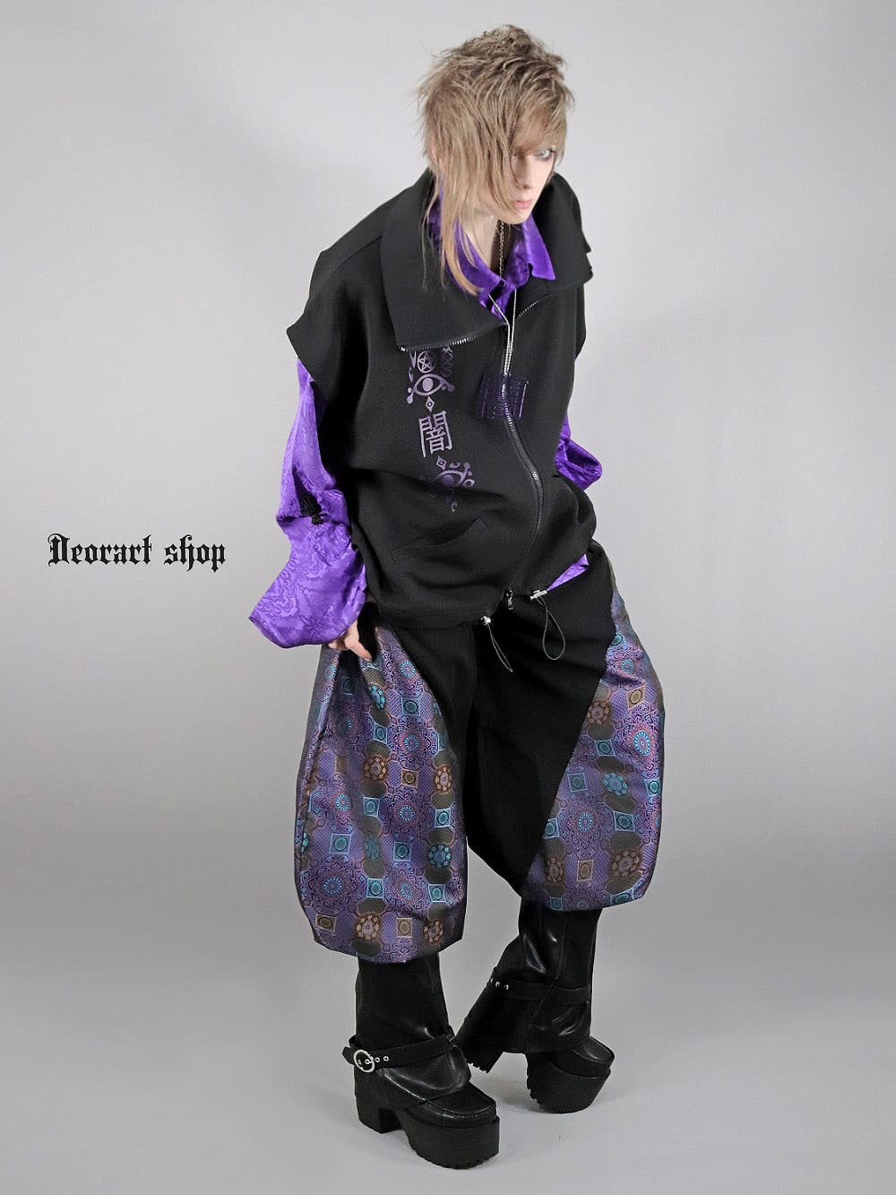 Deorart,ディオラート,地雷系,猫耳,ネコ,猫柄,サイバー,サイバーパンク,妖怪,和装,ホラー,着物,振袖,闇,漢字,原宿系,ジャージ,V系,emo,punk,rock,harajyuku,メンズ,レディース,オーバーサイズ,大きいサイズ,ゴシック,モード,ファッション,服,通販