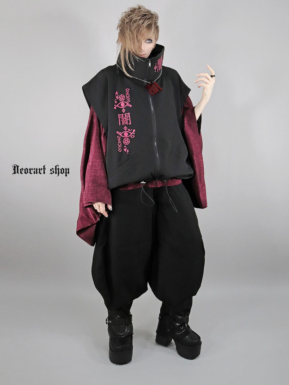 Deorart,ディオラート,地雷系,猫耳,ネコ,猫柄,サイバー,サイバーパンク,妖怪,和装,ホラー,着物,振袖,闇,漢字,原宿系,ジャージ,V系,emo,punk,rock,harajyuku,メンズ,レディース,オーバーサイズ,大きいサイズ,ゴシック,モード,ファッション,服,通販