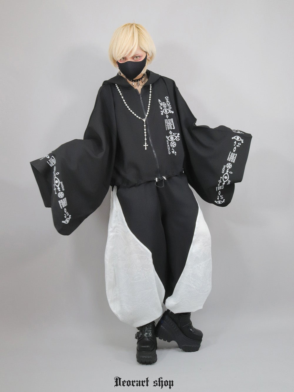 Deorart,ディオラート,地雷系,猫耳,ネコミミ,ケモミミ,パーカー,尻尾,猫柄,サイバー,サイバーパンク,妖怪,和装,ホラー,着物,振袖,闇,漢字,原宿系,ジャージ,V系,emo,punk,rock,harajyuku,メンズ,レディース,オーバーサイズ,大きいサイズ,ゴシック,モード,ファッション,服,通販