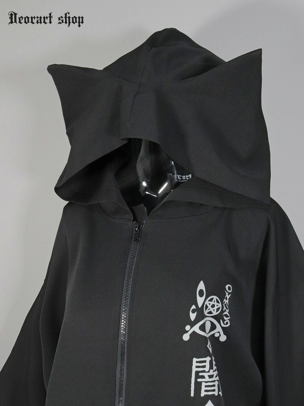 Deorart,ディオラート,地雷系,猫耳,ネコミミ,ケモミミ,パーカー,尻尾,猫柄,サイバー,サイバーパンク,妖怪,和装,ホラー,着物,振袖,闇,漢字,原宿系,ジャージ,V系,emo,punk,rock,harajyuku,メンズ,レディース,オーバーサイズ,大きいサイズ,ゴシック,モード,ファッション,服,通販