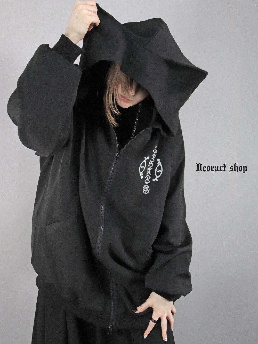 Deorart,ディオラート,地雷系,猫耳,ネコミミ,ケモミミ,パーカー,尻尾,猫柄,サイバー,サイバーパンク,妖怪,和装,ホラー,着物,振袖,闇,漢字,原宿系,ジャージ,V系,emo,punk,rock,harajyuku,メンズ,レディース,オーバーサイズ,大きいサイズ,ゴシック,モード,ファッション,服,通販