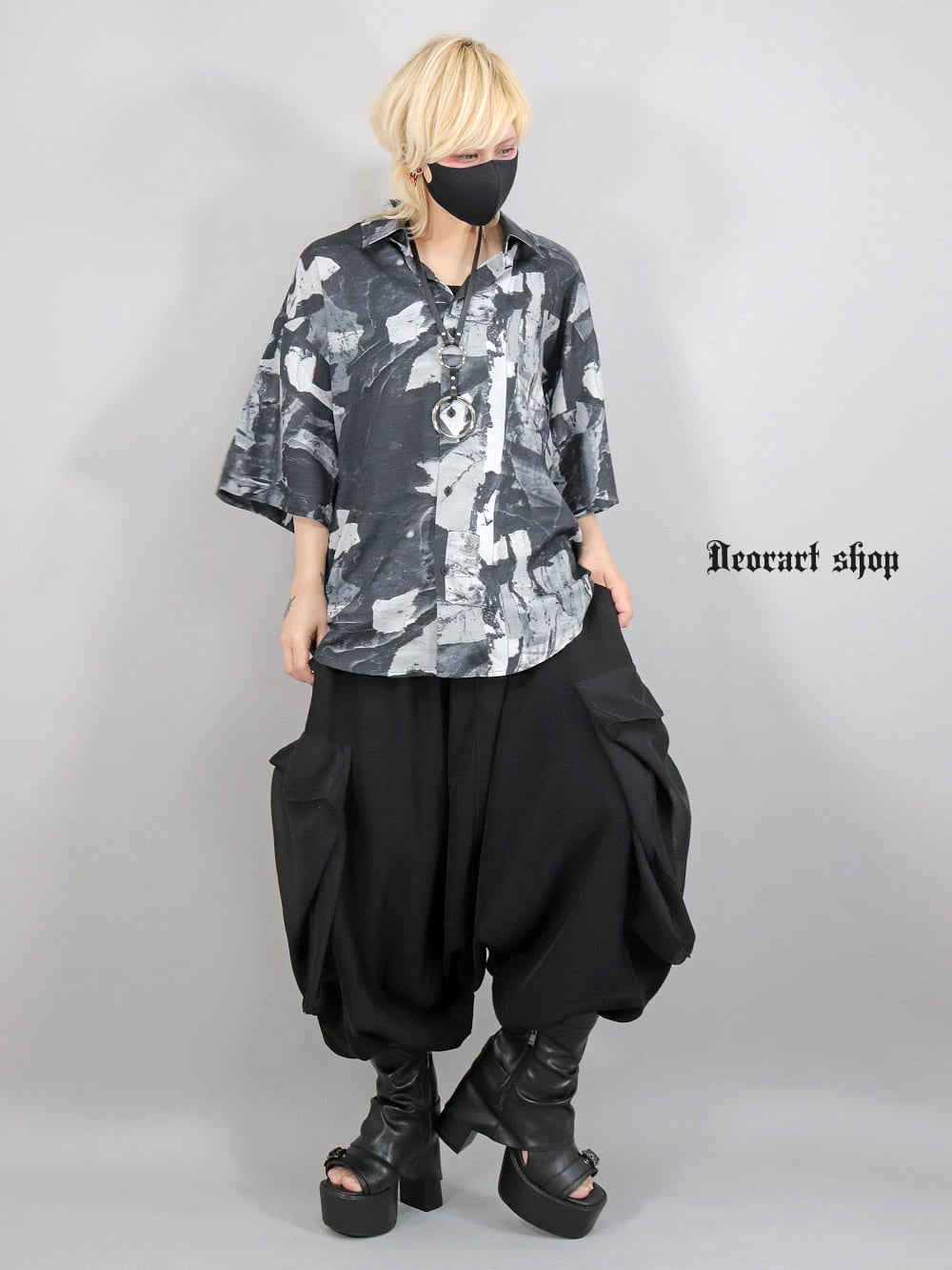 Deorart,ディオラート,グランジ,モノトーン,モード,個性派,総柄シャツ,V系シャツ,パーティ,ドレスアップ,オーバーサイズ,メンズ,レディス,おしゃれ,カッコイイ,地雷系,ホスト,ライブ衣装,通販