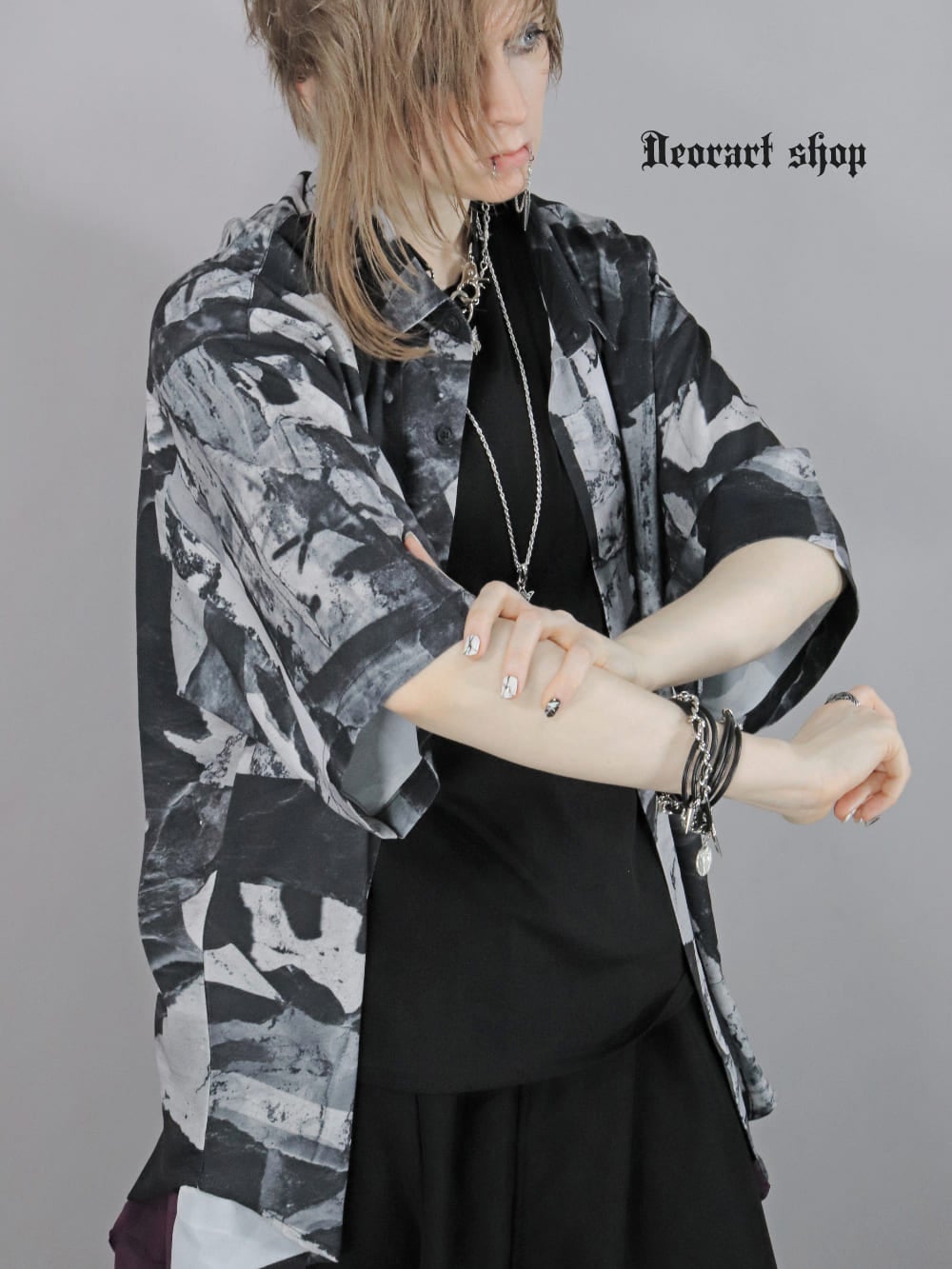 Deorart,ディオラート,グランジ,モノトーン,モード,個性派,総柄シャツ,V系シャツ,パーティ,ドレスアップ,オーバーサイズ,メンズ,レディス,おしゃれ,カッコイイ,地雷系,ホスト,ライブ衣装,通販