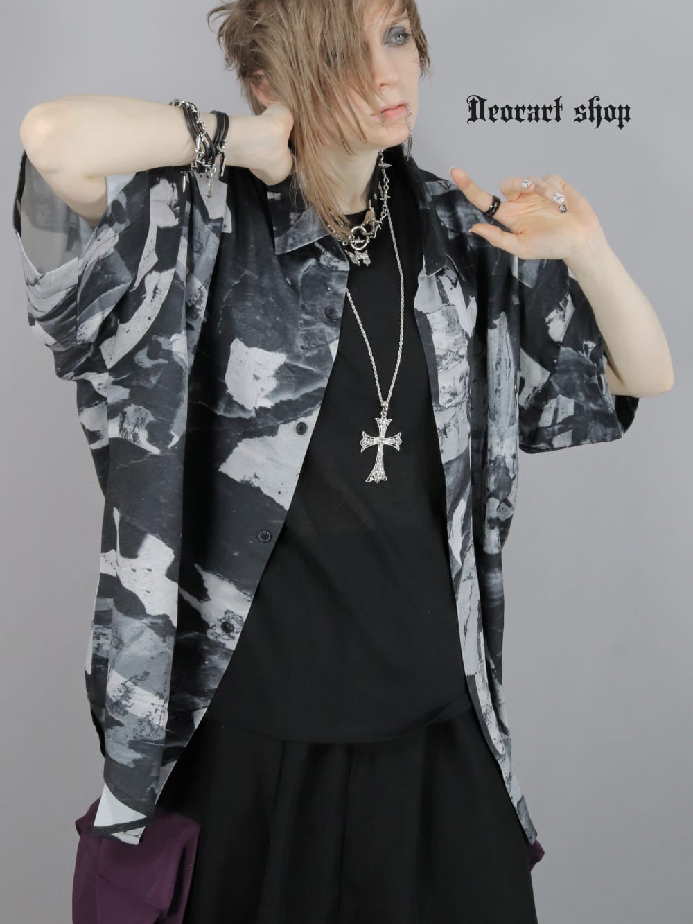 Deorart,ディオラート,グランジ,モノトーン,モード,個性派,総柄シャツ,V系シャツ,パーティ,ドレスアップ,オーバーサイズ,メンズ,レディス,おしゃれ,カッコイイ,地雷系,ホスト,ライブ衣装,通販