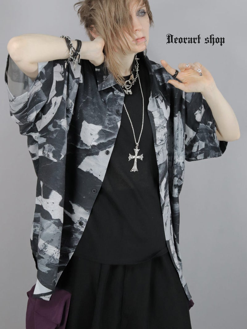 Deorart,ディオラート,グランジ,モノトーン,モード,個性派,総柄シャツ,V系シャツ,パーティ,ドレスアップ,オーバーサイズ,メンズ,レディス,おしゃれ,カッコイイ,地雷系,ホスト,ライブ衣装,通販