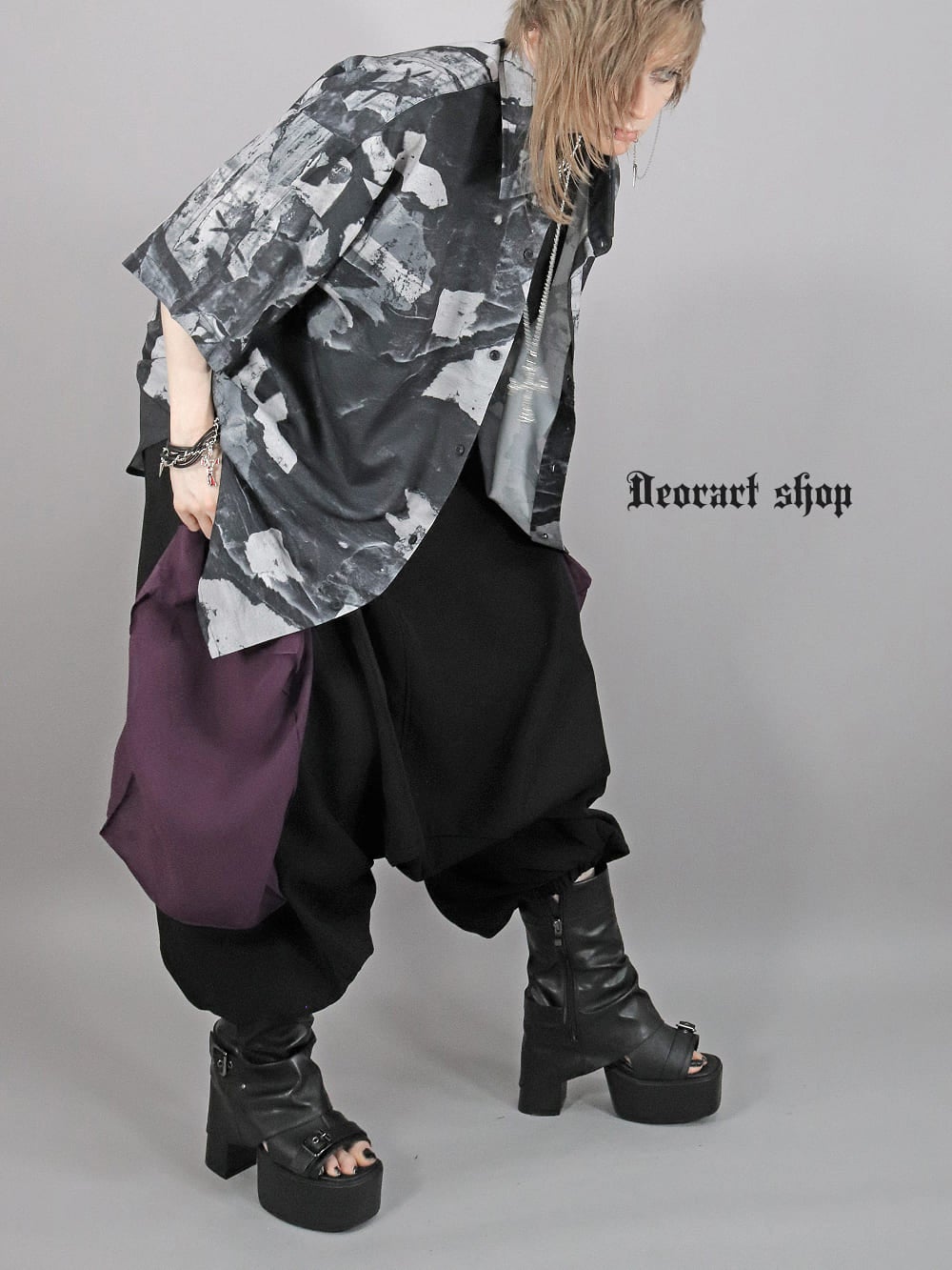 Deorart,ディオラート,グランジ,モノトーン,モード,個性派,総柄シャツ,V系シャツ,パーティ,ドレスアップ,オーバーサイズ,メンズ,レディス,おしゃれ,カッコイイ,地雷系,ホスト,ライブ衣装,通販
