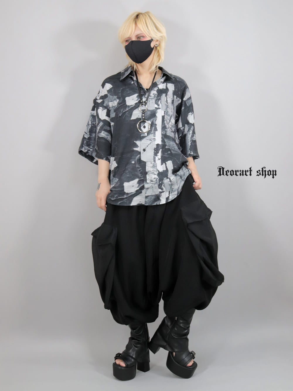 Deorart,ディオラート,グランジ,モノトーン,モード,個性派,総柄シャツ,V系シャツ,パーティ,ドレスアップ,オーバーサイズ,メンズ,レディス,おしゃれ,カッコイイ,地雷系,ホスト,ライブ衣装,通販