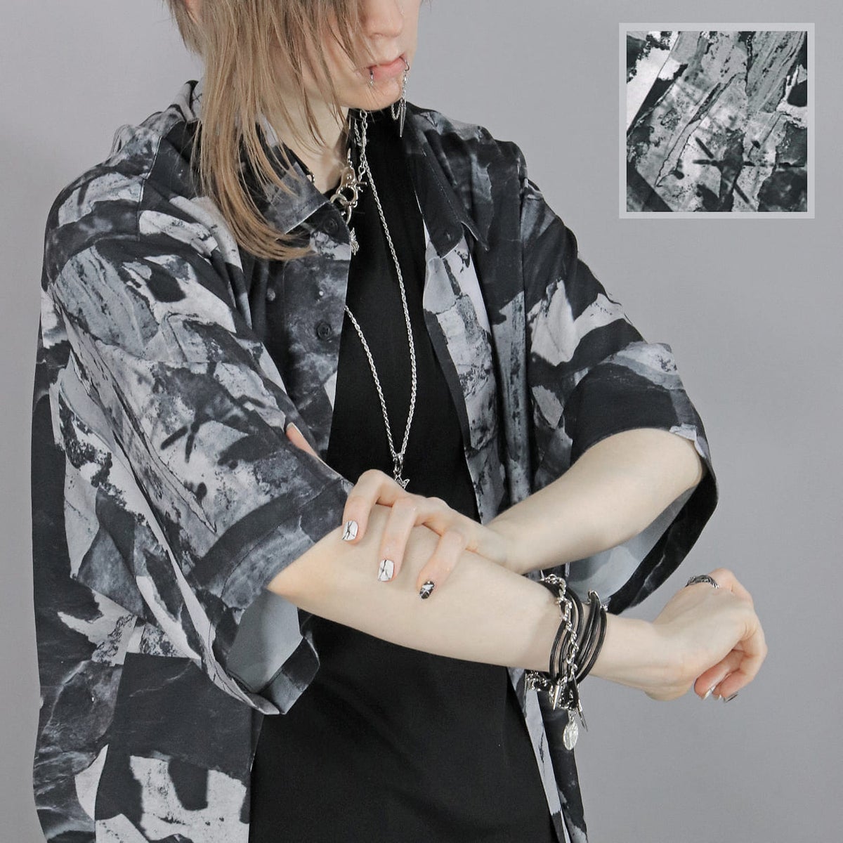 Deorart,ディオラート,グランジ,モノトーン,モード,個性派,総柄シャツ,V系シャツ,パーティ,ドレスアップ,オーバーサイズ,メンズ,レディス,おしゃれ,カッコイイ,地雷系,ホスト,ライブ衣装,通販