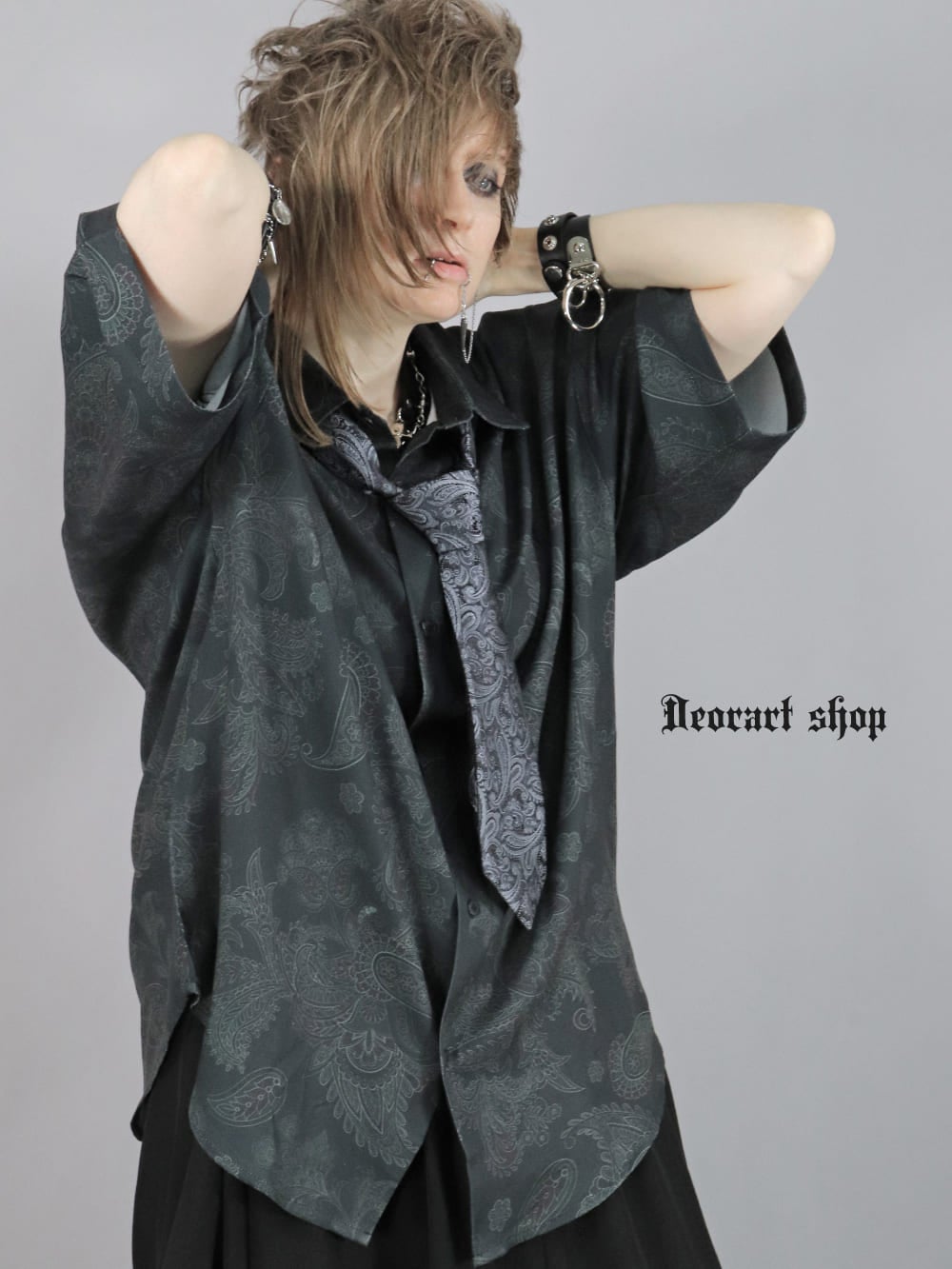 Deorart,ディオラート,ペイズリー,モノトーン,モード,個性派,総柄シャツ,V系シャツ,パーティ,ドレスアップ,オーバーサイズ,メンズ,レディス,おしゃれ,カッコイイ,地雷系,ホスト,ライブ衣装,通販