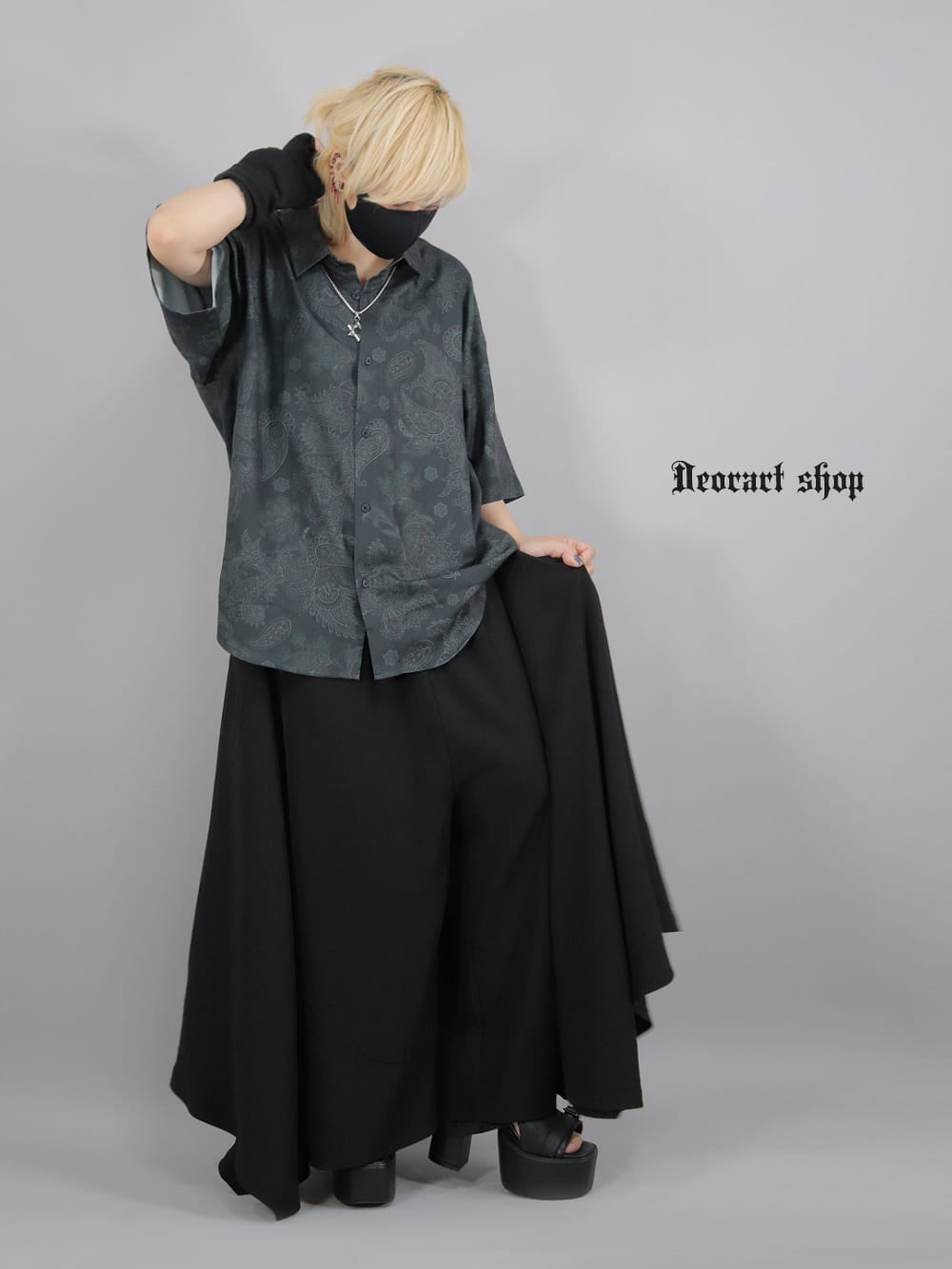 Deorart,ディオラート,ペイズリー,モノトーン,モード,個性派,総柄シャツ,V系シャツ,パーティ,ドレスアップ,オーバーサイズ,メンズ,レディス,おしゃれ,カッコイイ,地雷系,ホスト,ライブ衣装,通販