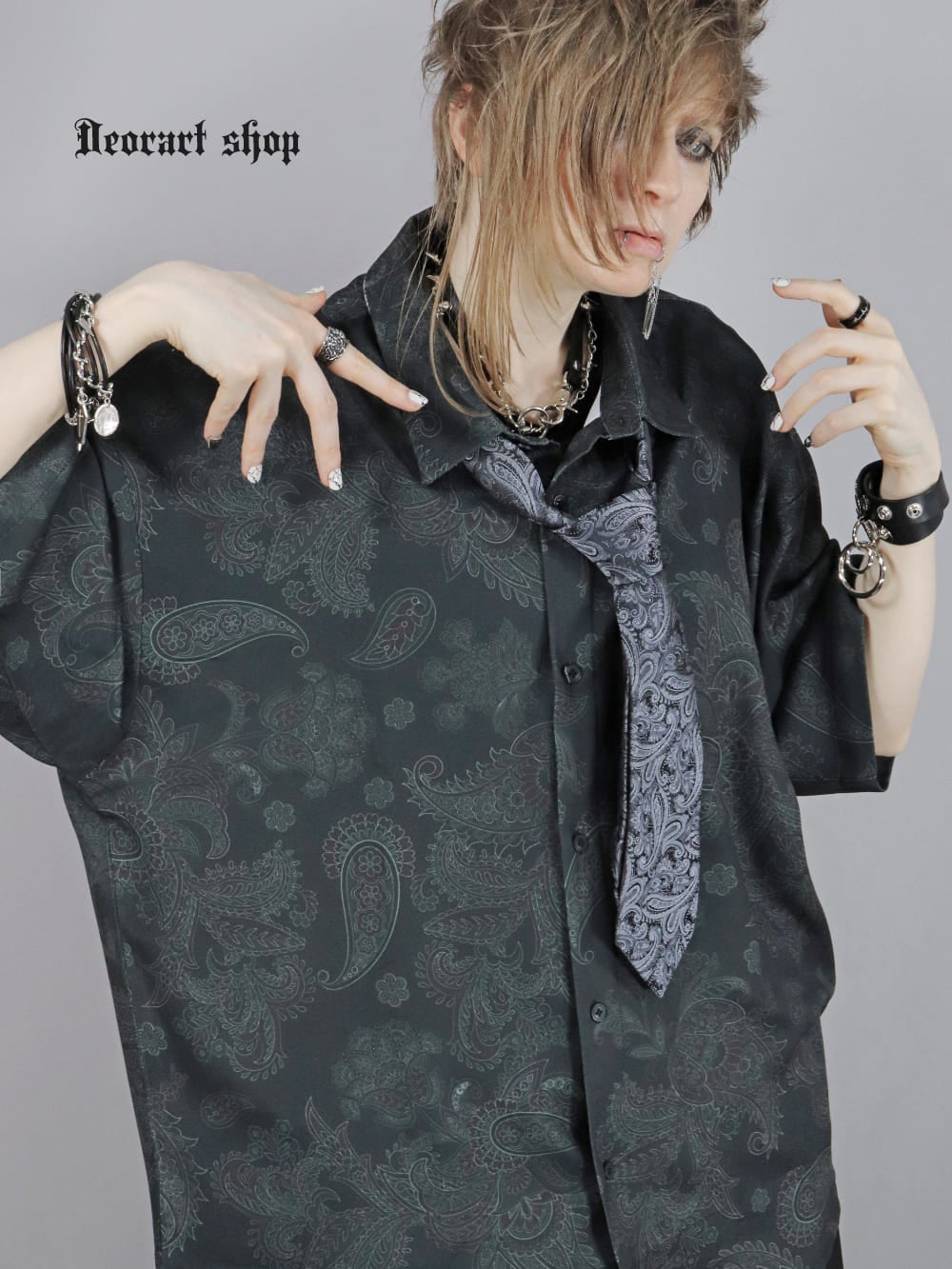 Deorart,ディオラート,ペイズリー,モノトーン,モード,個性派,総柄シャツ,V系シャツ,パーティ,ドレスアップ,オーバーサイズ,メンズ,レディス,おしゃれ,カッコイイ,地雷系,ホスト,ライブ衣装,通販