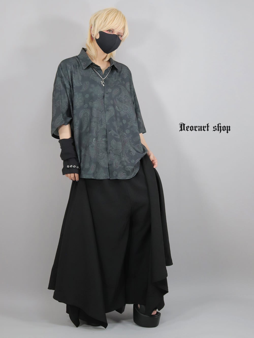 Deorart,ディオラート,ペイズリー,モノトーン,モード,個性派,総柄シャツ,V系シャツ,パーティ,ドレスアップ,オーバーサイズ,メンズ,レディス,おしゃれ,カッコイイ,地雷系,ホスト,ライブ衣装,通販