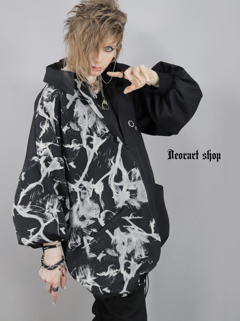 Deorart,ディオラート,モード,ゴシック,ファッション,オーバーサイズ,シャツジャケット,薄手,UV対策,ライトアウター,V系,ヴィジュアル系,ホスト,バンド,シャツ,大人,ライブ,地雷系,衣装,メンズ,レディス,通販,Vkei,anime,goth,emo,fashion,japan,Jrock