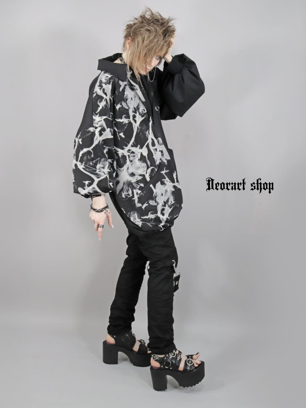 Deorart,ディオラート,モード,ゴシック,ファッション,オーバーサイズ,シャツジャケット,薄手,UV対策,ライトアウター,V系,ヴィジュアル系,ホスト,バンド,シャツ,大人,ライブ,地雷系,衣装,メンズ,レディス,通販,Vkei,anime,goth,emo,fashion,japan,Jrock