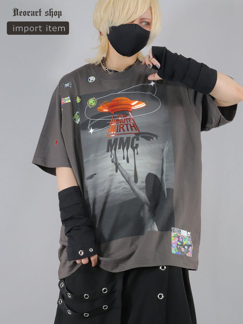 Deorart,ディオラート,通販,レトロ,Y2K,ファッション,Tシャツ,オーバーサイズ,BIGサイズ,古着,ヴィンテージ,日本未発売,サイバーポップ,サイバーファッション,ゴス,ゴシック,UFO,オカルト,平成レトロ,メンズ,レディス,V系,emo,punk,cyber,japan,fashion,rock,harajyuku,大きいサイズ,モード,服