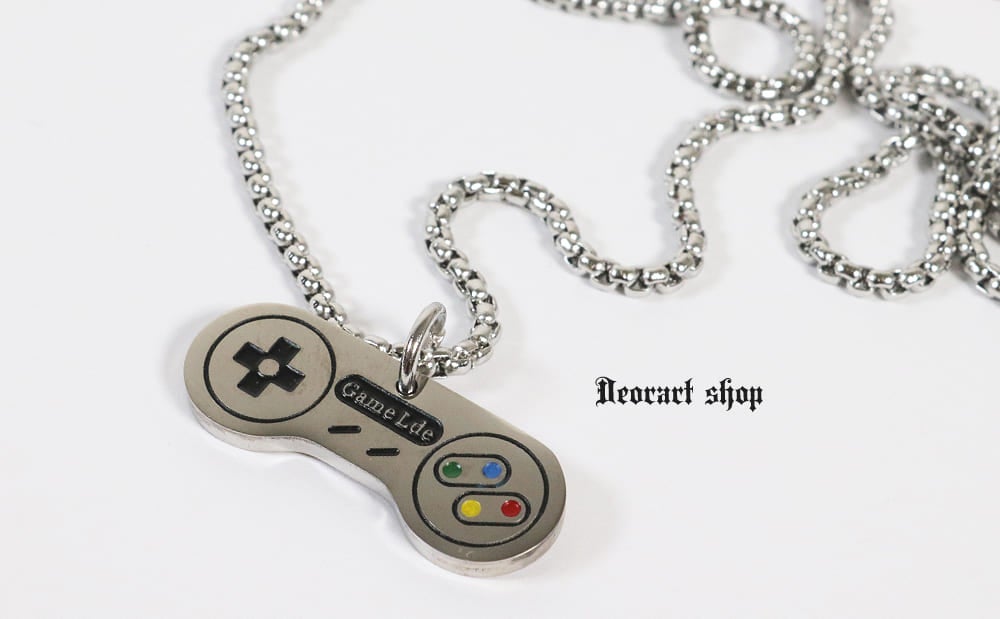 Deorart,ディオラート,シルバー,ネックレス,ゲーム,コントローラー,レトロ,地雷系,Y2K,ゴシック,GOTH,ホラー,オカルト,メンズ,レディス,ユニセックス